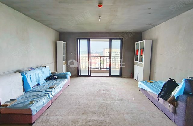 医大蟠龙德泽苑8室2厅280㎡195万二手房图片