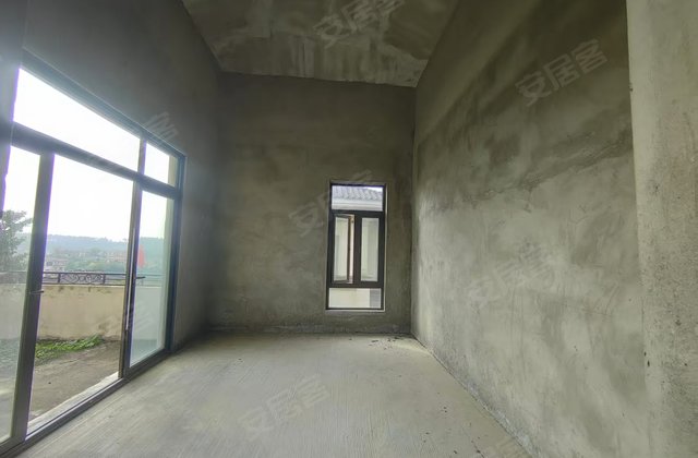 恒大金碧天下(别墅)4室3厅333㎡300万二手房图片