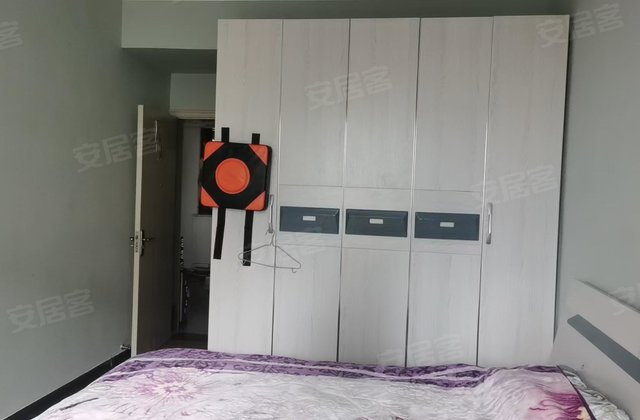诚意出售 香江豪园 高楼层采光充足 精装可拎包入住 房东急售