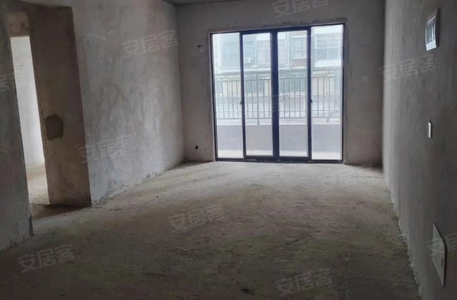 派胜世贸城3室1厅118㎡58万二手房图片