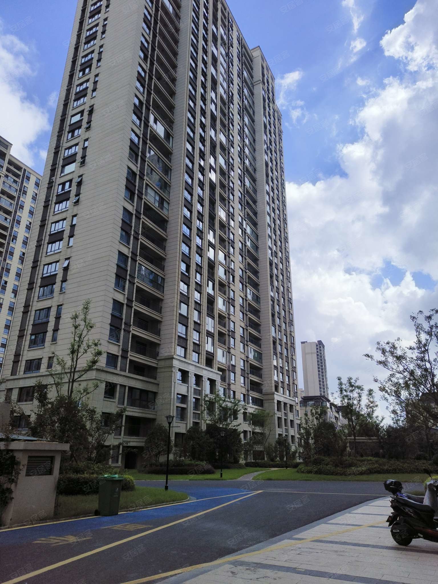 金奥文昌公馆富贵,次新小区,准现房,房东降价出售报168.8,金奥文昌公