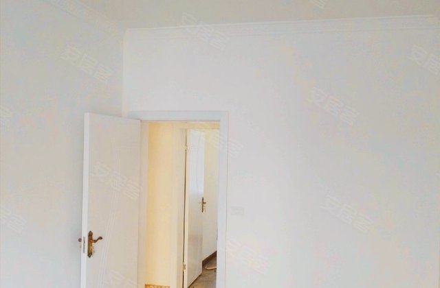 蓝波湾新天卫城红景街区3室2厅112.64㎡87万二手房图片