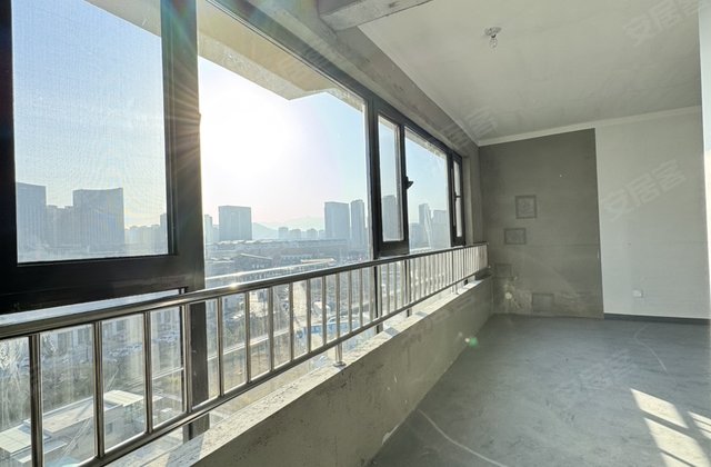 恒信国投风华尚品3室2厅131.76㎡72万二手房图片