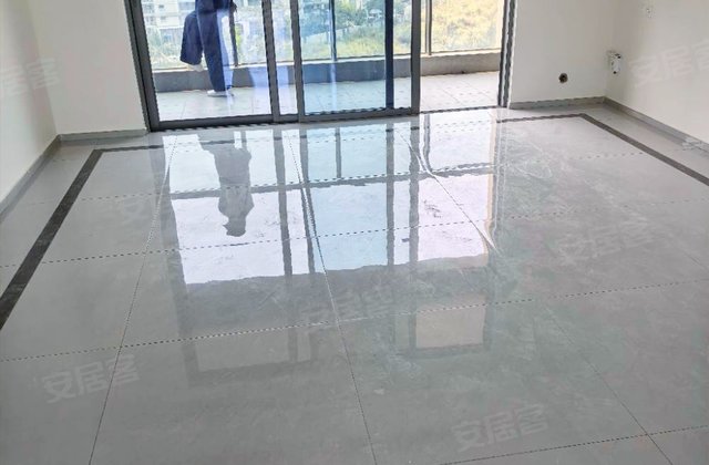 华侨城曦海岸二区4室2厅152㎡216万二手房图片