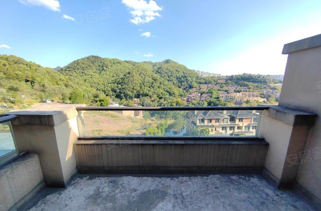 东海定南山 头牌无遮挡左宗申山头视野 带全采光地下室 带露台4室2厅4