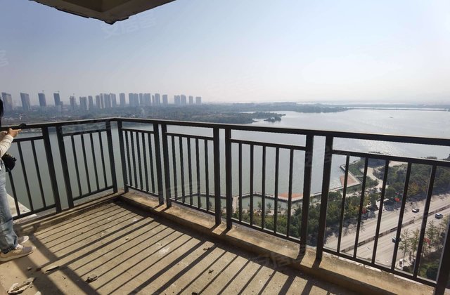 年建造蔚蓝港湾大冶雨润广场金湖大道51号繁华地段安全性高交通便利