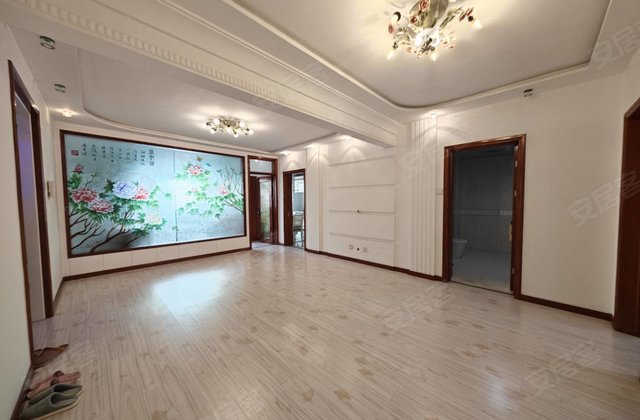 喜丰花园3室1厅144.1㎡52万二手房图片