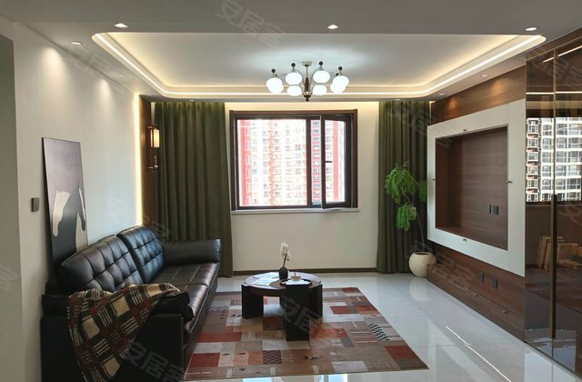 新一代C区4室2厅2卫137㎡南北90万