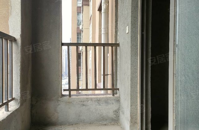 莱茵河畔(二期)3室2厅115㎡54万二手房图片