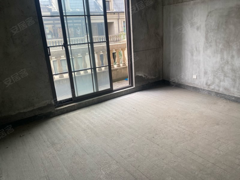 专业出售 城市排屋 边套 全新毛坯 底下2层,地上3层,光明澜山(别墅)