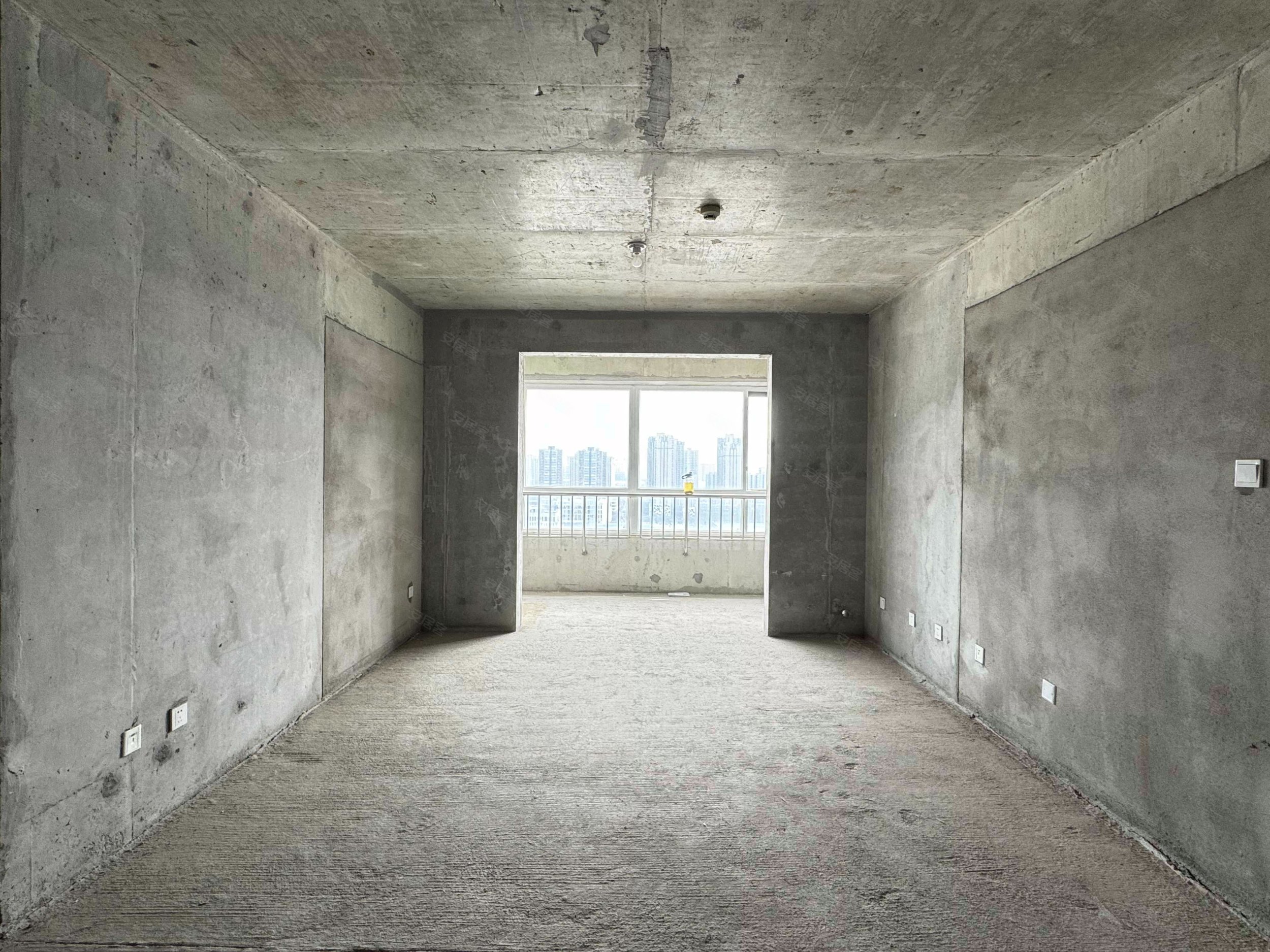 陕建翠园锦绣3室2厅1卫128.15㎡南192万
