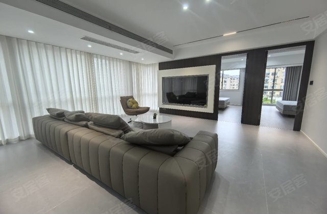 王朝公寓3室2厅174㎡228万二手房图片