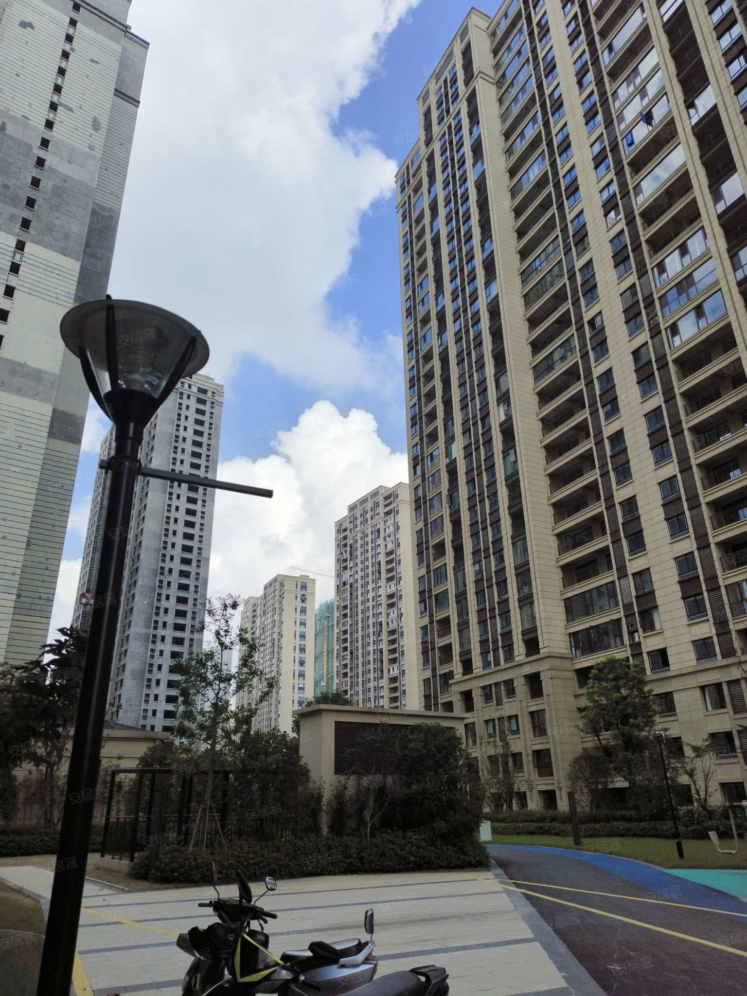 金奥文昌公馆富贵,次新小区,准现房,房东降价出售报168.8,金奥文昌公