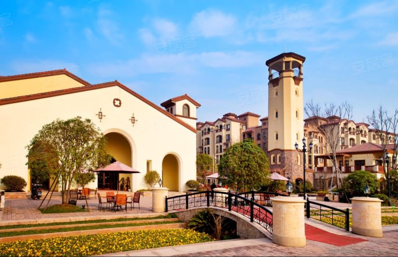 当代卡梅尔小镇