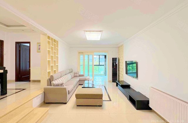 王府花园3室2厅141.42㎡138万二手房图片