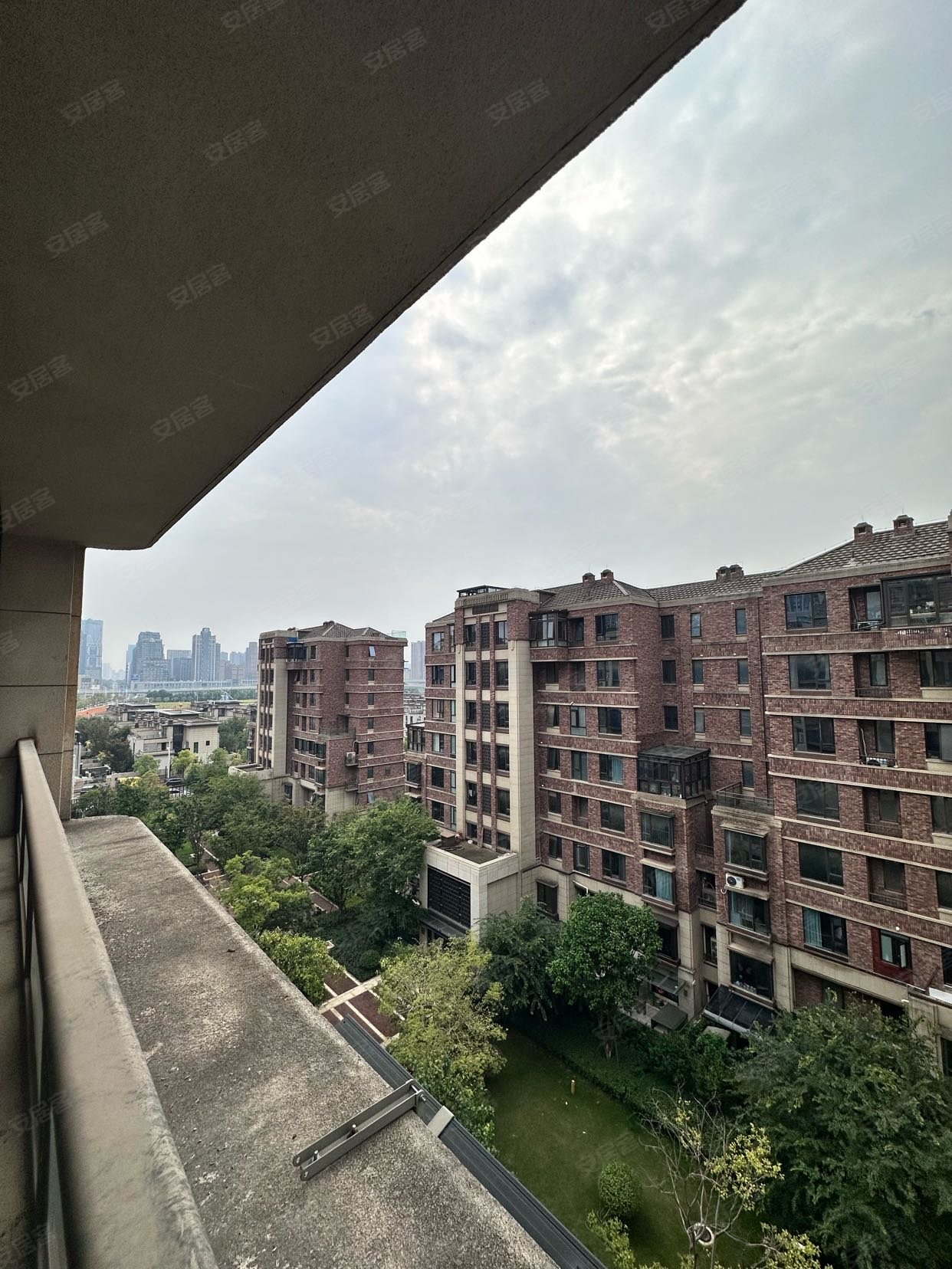 绿地中央公园江旭