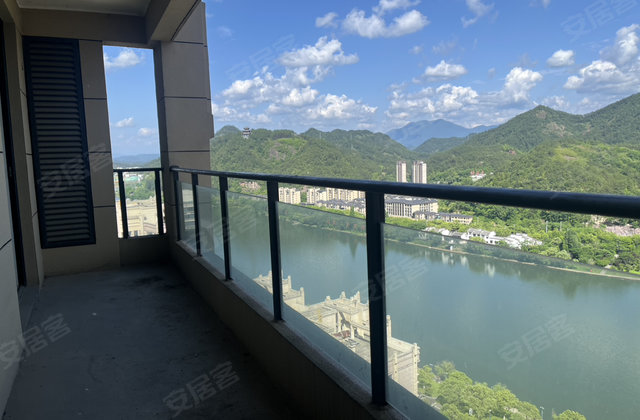天都江苑4室2厅138㎡150万二手房图片