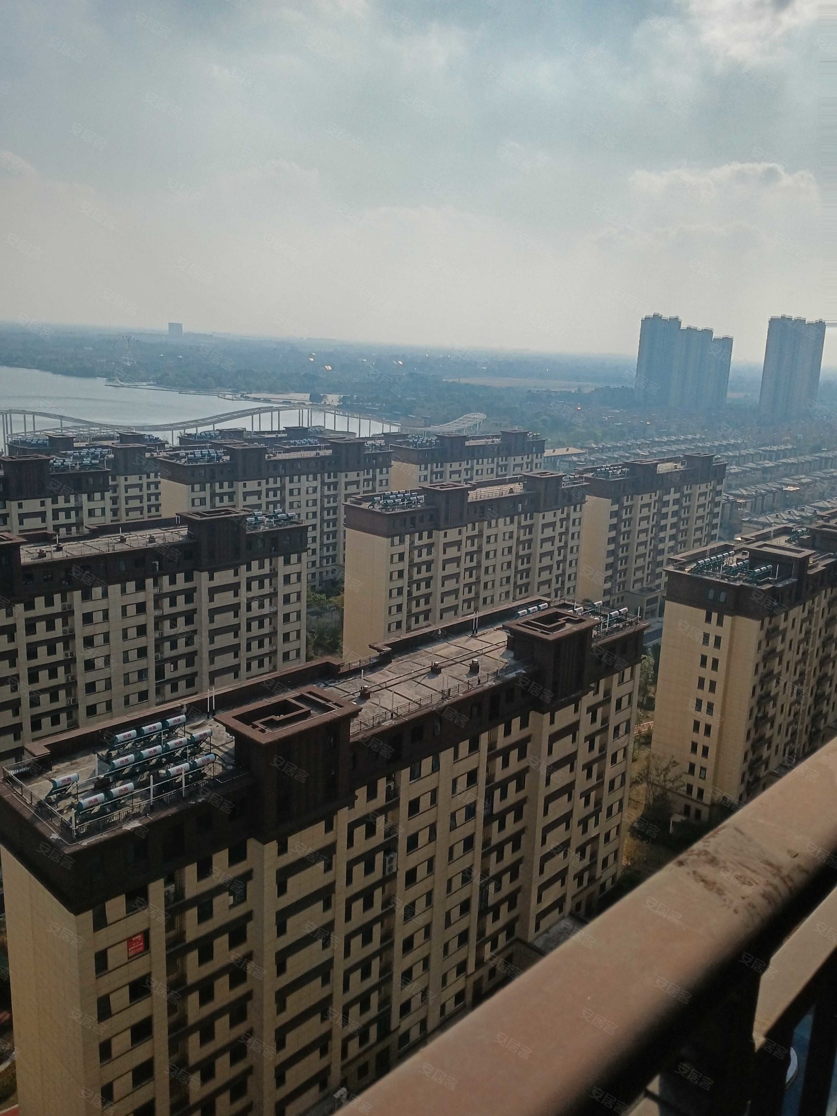 龙游湖壹号1296平方米116万毛胚房