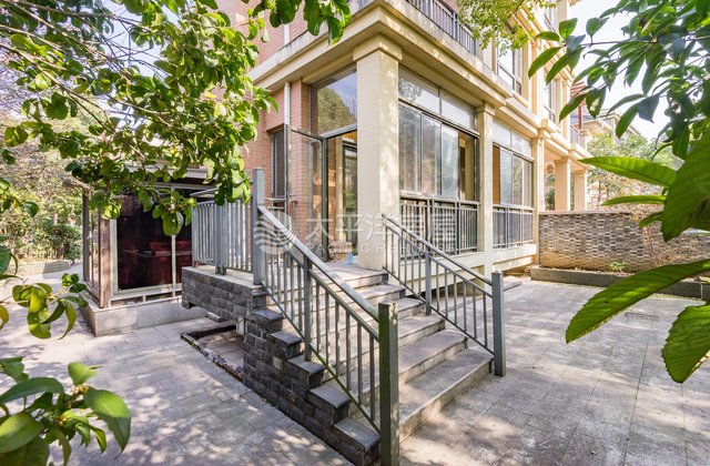 【幸福小镇明丰绿都(别墅)二手房,上海幸福小镇明丰绿都(别墅)二手房