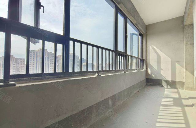 珍宝岛雍景院3室2厅120㎡65万二手房图片