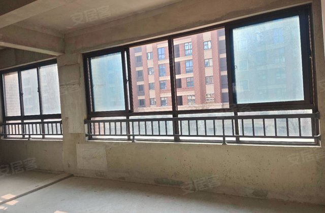 天居珑悦府4室2厅145㎡79.8万二手房图片