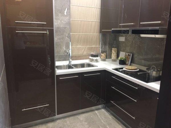 东锦苑全屋精装东边套带150平花园双车库仅需202万