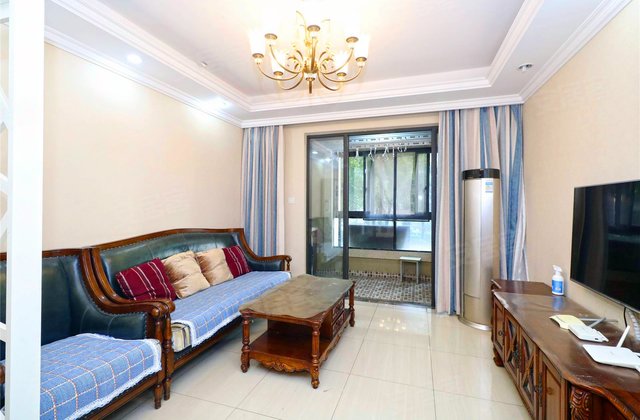 保利香槟国际3室2厅96.37㎡145万二手房图片