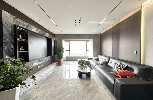 西泓世嘉一期4室2厅152.05㎡99.8万二手房图片