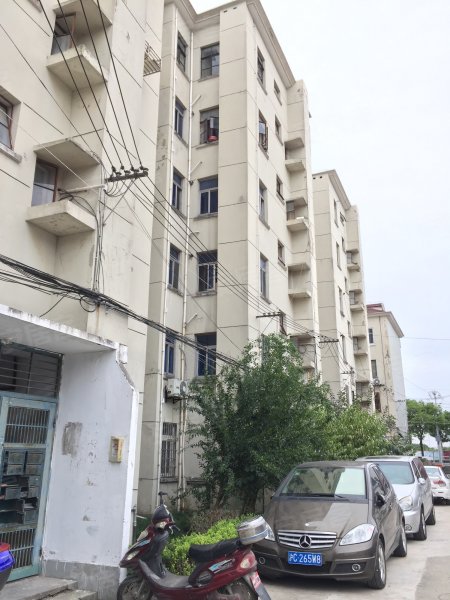 鹤坡路84弄小区 