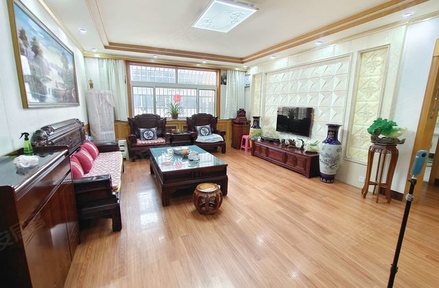 八一小区3室2厅126.04㎡136万二手房图片