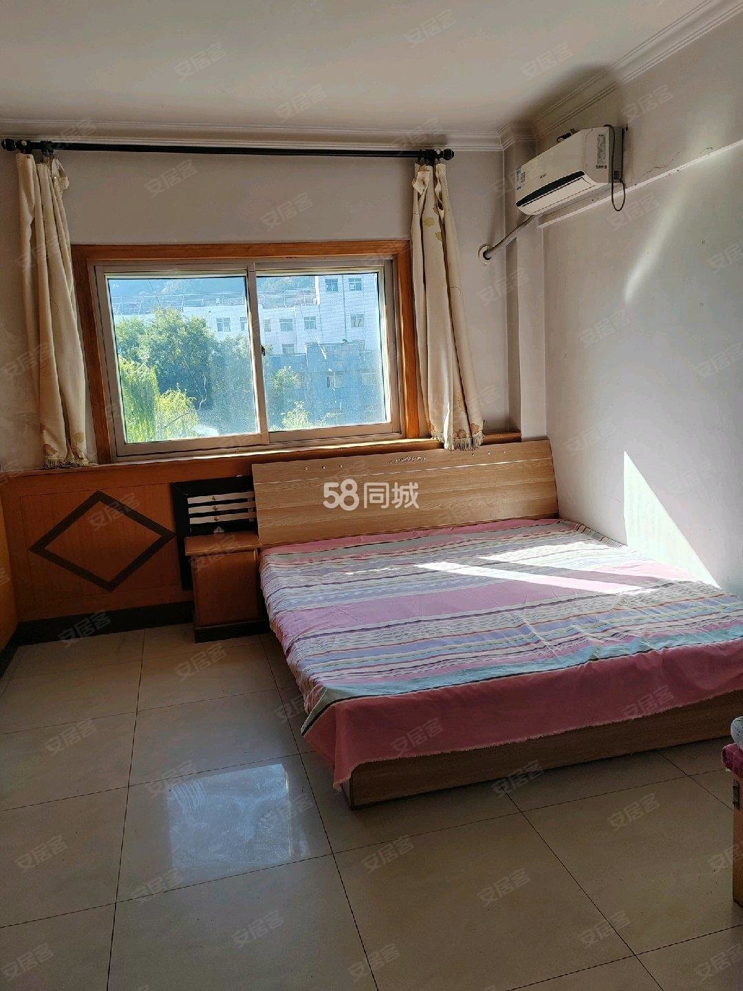 金岳商城3室2厅1卫129.65㎡南北45万