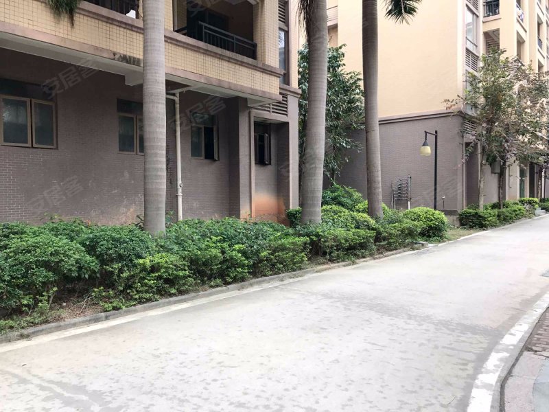 君怡花园(三角镇)