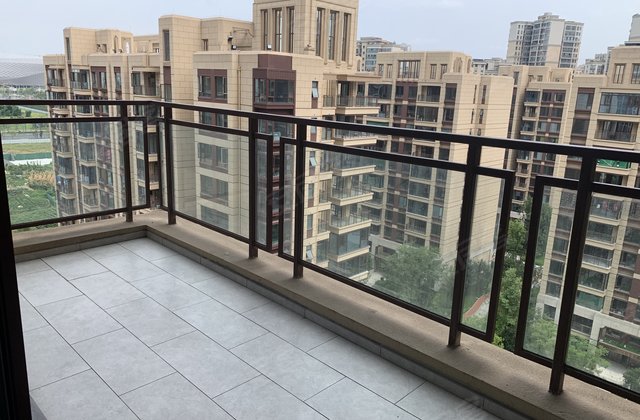 中粮珑悦锦云4室2厅134.8㎡242.2万二手房图片