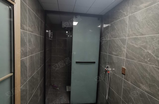 仁和国际4室2厅140㎡42万二手房图片