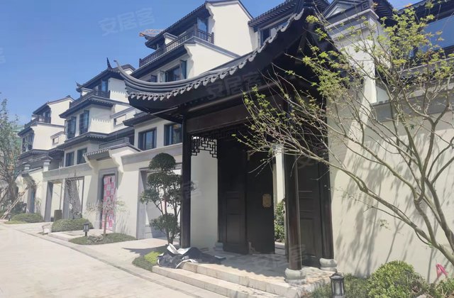 蓝田城区纺九路,近108省道白鹿溪谷2020年建造共4层南北230㎡4室2厅3
