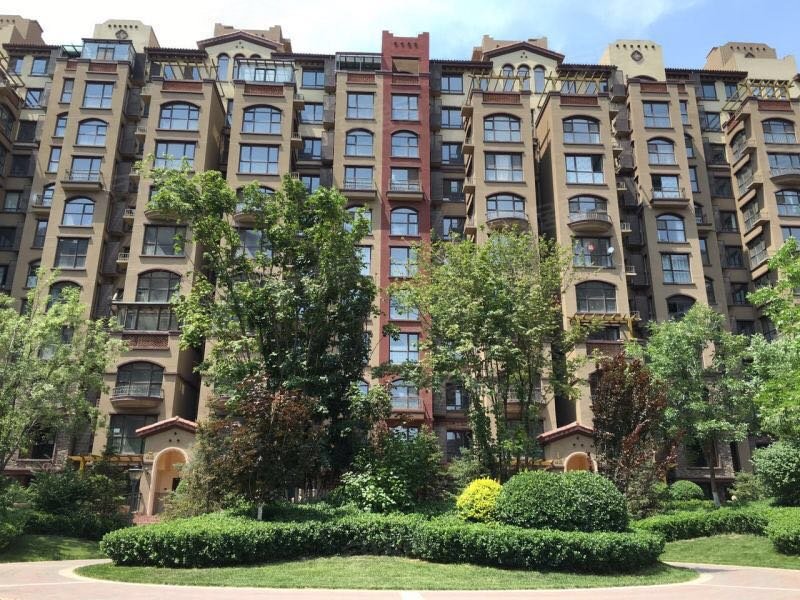 鸿坤罗纳河谷果岭墅