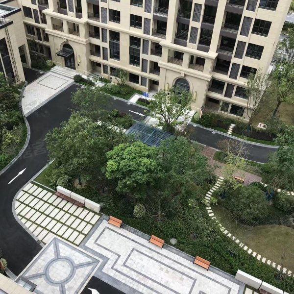 陆家嘴滴水涟岸(公寓住宅) 