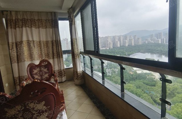 北湖名门世家4室2厅170㎡110万二手房图片