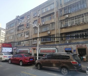 卧龙家属院