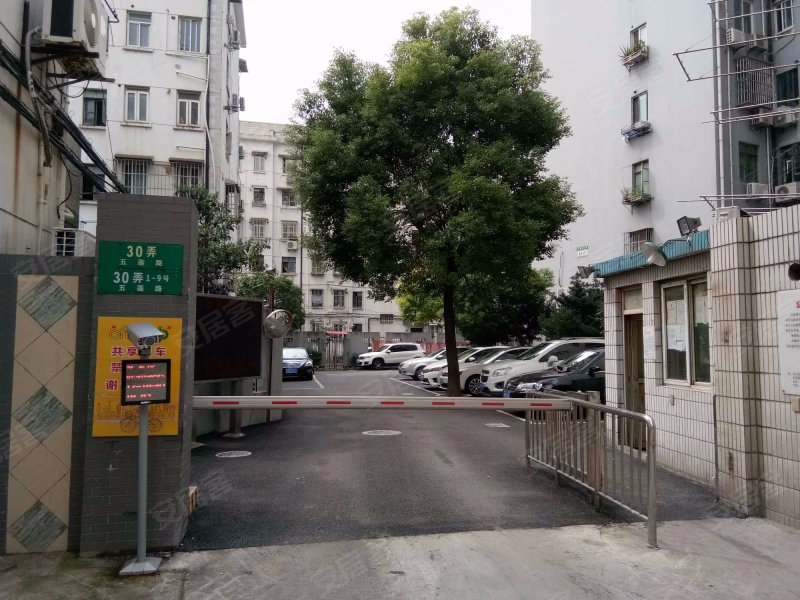 五莲路30弄小区 
