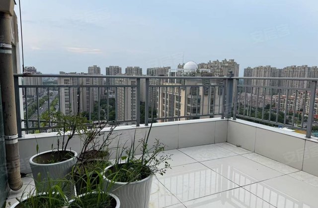 长泰国际公寓4室2厅180㎡89.8万二手房图片