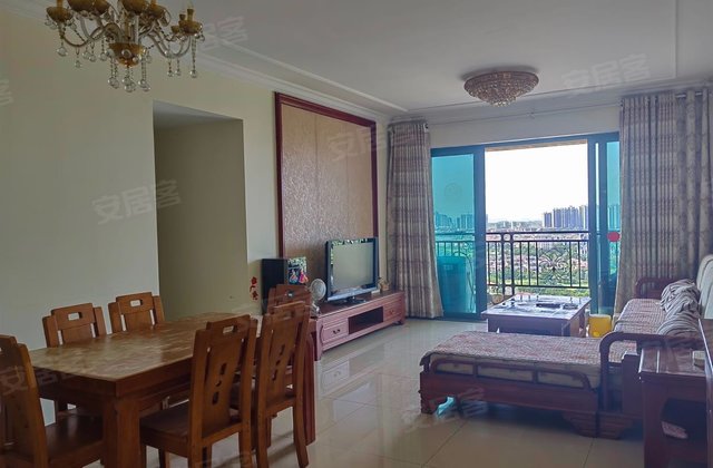 恒大金碧天下4室1厅132.7㎡56万二手房图片