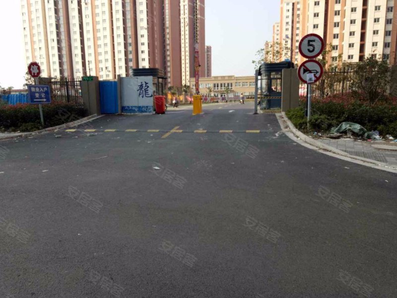 美罗家园金丰苑第一居民区 