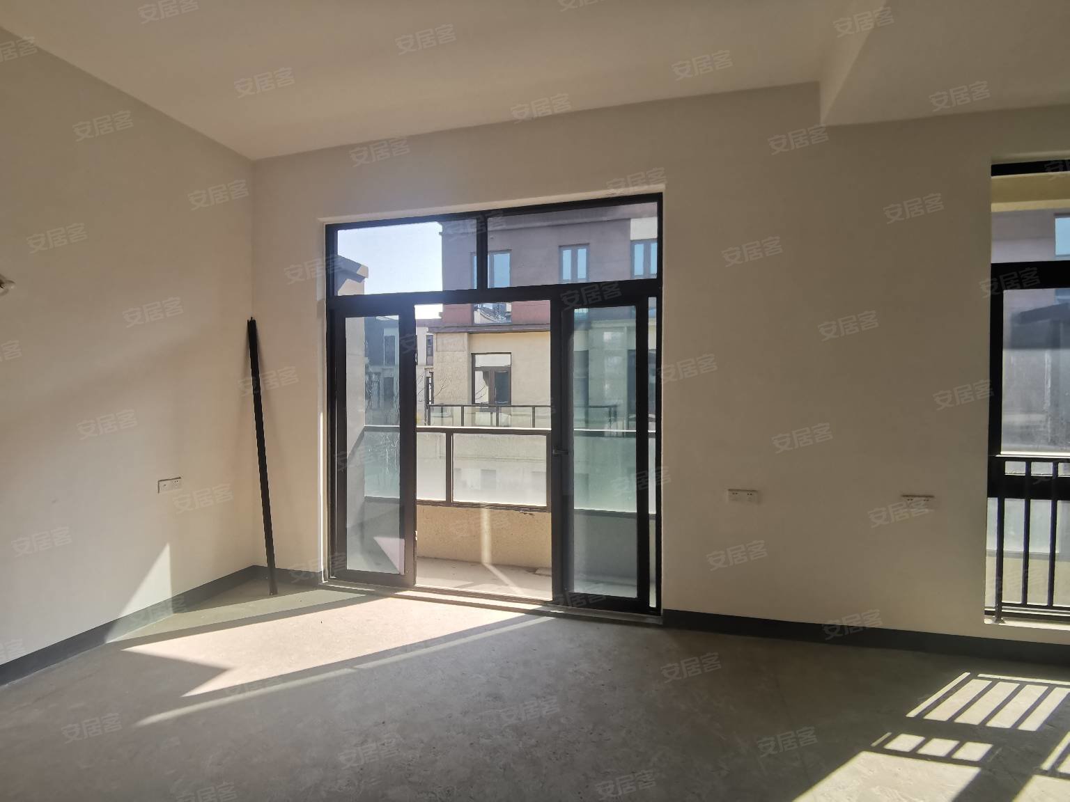 金茂逸墅,龙茂府排屋,好位置采光无遮挡,带2车位,房东诚售