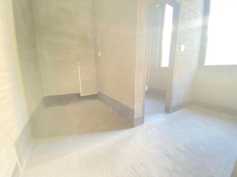 元垄城玖园别墅!使用面积大!随时看房!