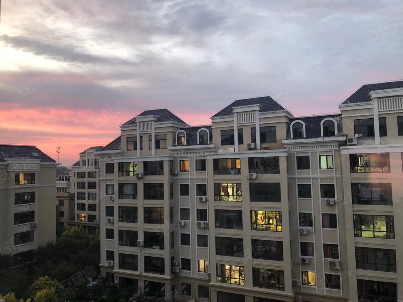 星河小镇步梯带同等面积单走阁楼,共214平