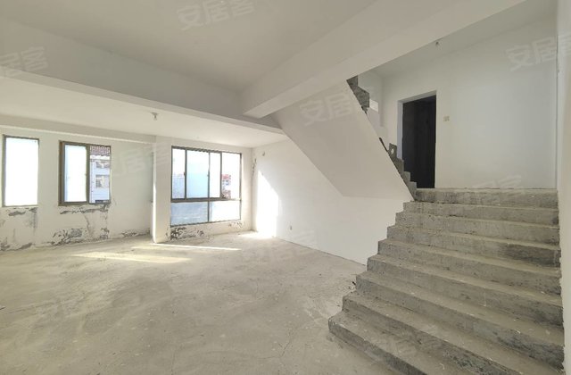 青银银海园4室3厅190㎡24.8万二手房图片