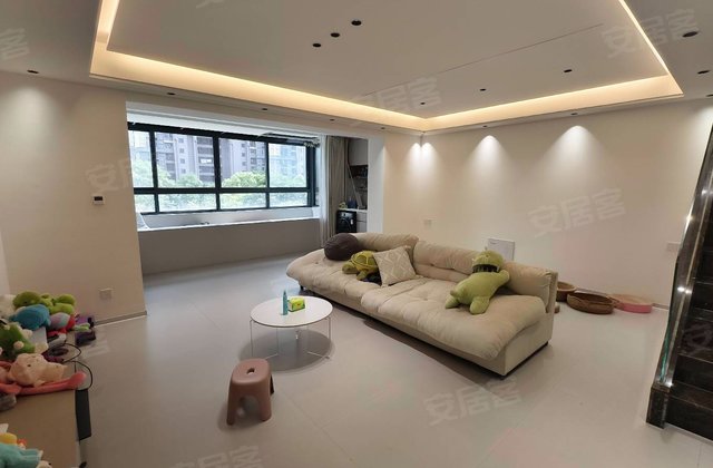 万科金域滨江(三期)4室2厅119.3㎡212万二手房图片