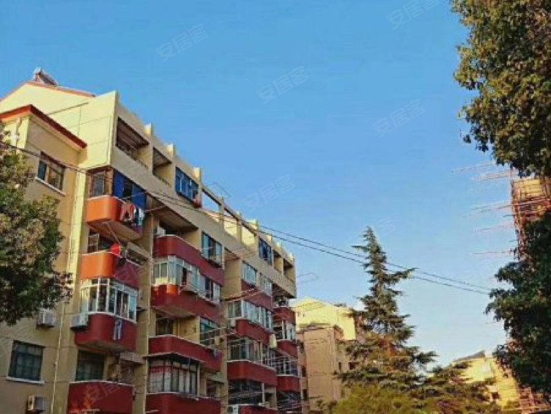 临港新世界休闲广场 