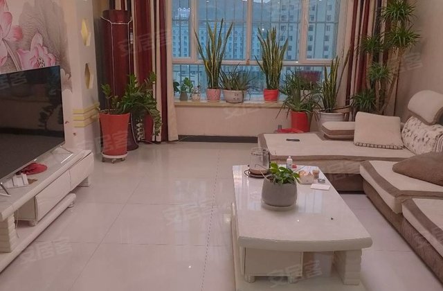 克州香港城西区3室2厅143㎡92万二手房图片